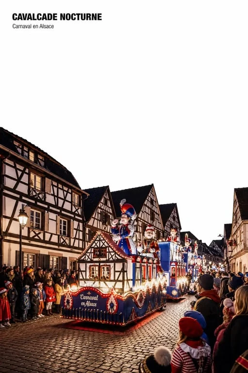 Carnaval Bindernheim 2025 : cavalcade nocturne avec chars illuminés et spectateurs
