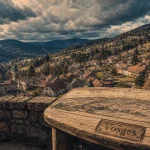 Plus beaux villages des Vosges : village vosgien depuis un belvédère