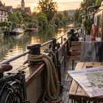 Tourisme fluvial Alsace : péniche sur canal, maisons à colombages et villages